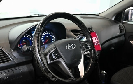 Hyundai Solaris II рестайлинг, 2015 год, 1 070 000 рублей, 13 фотография