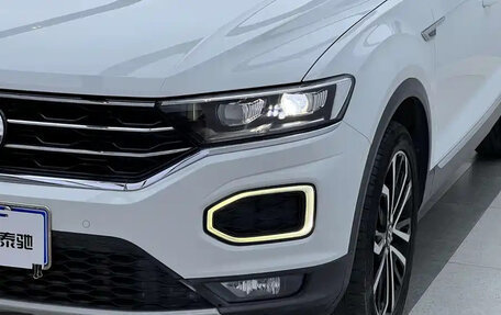 Volkswagen T-Roc I, 2023 год, 1 600 444 рублей, 3 фотография