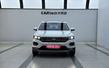 Volkswagen T-Roc I, 2023 год, 1 600 444 рублей, 2 фотография