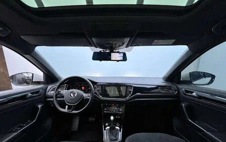 Volkswagen T-Roc I, 2023 год, 1 600 444 рублей, 9 фотография