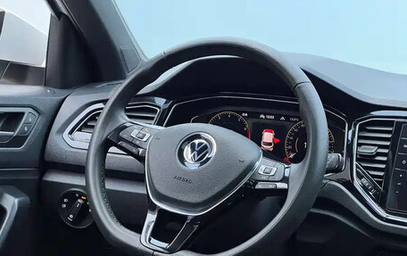 Volkswagen T-Roc I, 2023 год, 1 600 444 рублей, 11 фотография
