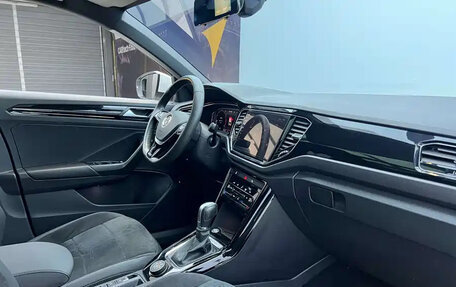 Volkswagen T-Roc I, 2023 год, 1 600 444 рублей, 13 фотография