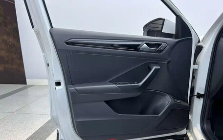 Volkswagen T-Roc I, 2023 год, 1 600 444 рублей, 24 фотография