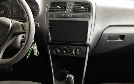 Volkswagen Polo VI (EU Market), 2016 год, 447 000 рублей, 14 фотография