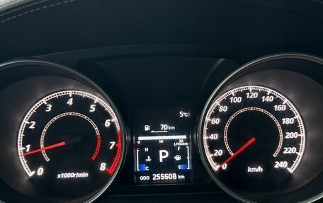 Mitsubishi Outlander III рестайлинг 3, 2010 год, 997 000 рублей, 14 фотография