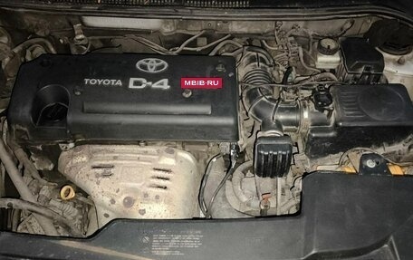 Toyota Avensis III рестайлинг, 2004 год, 550 000 рублей, 6 фотография