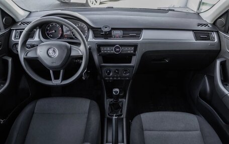 Skoda Rapid I, 2017 год, 1 070 000 рублей, 5 фотография