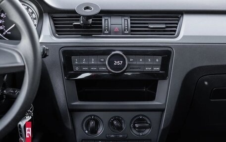 Skoda Rapid I, 2017 год, 1 070 000 рублей, 11 фотография