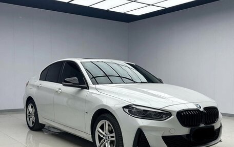 BMW 1 серия, 2022 год, 1 800 000 рублей, 1 фотография