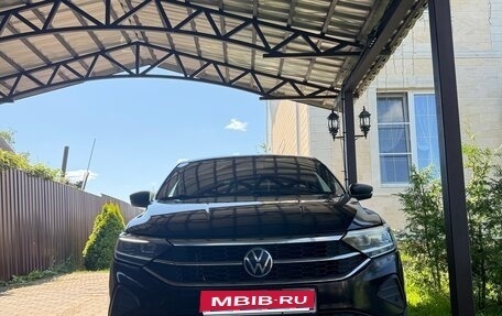 Volkswagen Polo VI (EU Market), 2022 год, 1 880 000 рублей, 1 фотография