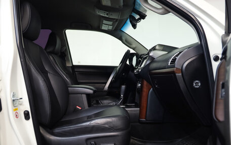 Toyota Land Cruiser Prado 150 рестайлинг, 2015 год, 3 194 000 рублей, 28 фотография