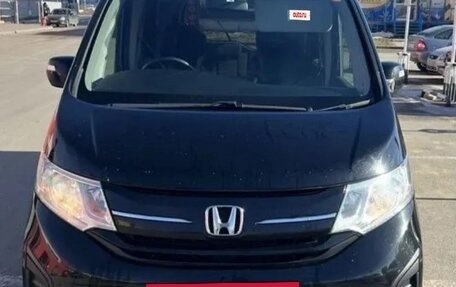 Honda Stepwgn IV рестайлинг, 2017 год, 2 000 000 рублей, 7 фотография
