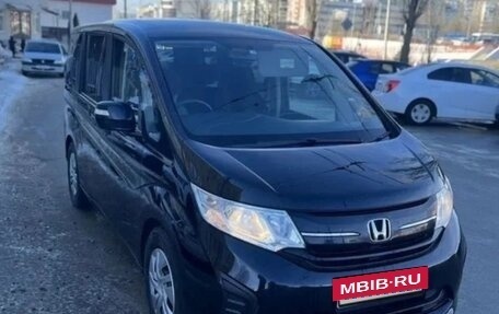 Honda Stepwgn IV рестайлинг, 2017 год, 2 000 000 рублей, 12 фотография