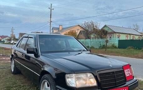 Mercedes-Benz E-Класс, 1994 год, 450 000 рублей, 3 фотография