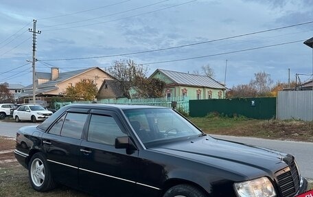 Mercedes-Benz E-Класс, 1994 год, 450 000 рублей, 2 фотография