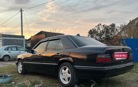 Mercedes-Benz E-Класс, 1994 год, 450 000 рублей, 9 фотография