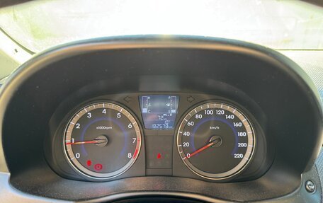 Hyundai Solaris II рестайлинг, 2015 год, 1 050 000 рублей, 9 фотография