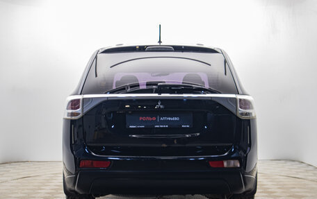 Mitsubishi Outlander III рестайлинг 3, 2013 год, 980 000 рублей, 6 фотография