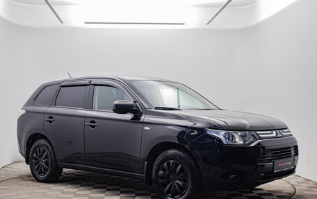 Mitsubishi Outlander III рестайлинг 3, 2013 год, 980 000 рублей, 3 фотография