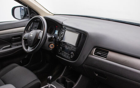 Mitsubishi Outlander III рестайлинг 3, 2013 год, 980 000 рублей, 9 фотография