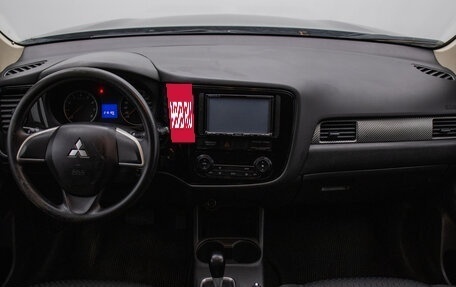Mitsubishi Outlander III рестайлинг 3, 2013 год, 980 000 рублей, 13 фотография