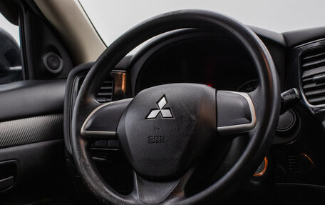 Mitsubishi Outlander III рестайлинг 3, 2013 год, 980 000 рублей, 15 фотография