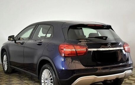 Mercedes-Benz GLA, 2018 год, 1 900 000 рублей, 6 фотография