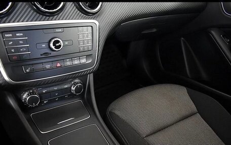 Mercedes-Benz GLA, 2018 год, 1 900 000 рублей, 12 фотография