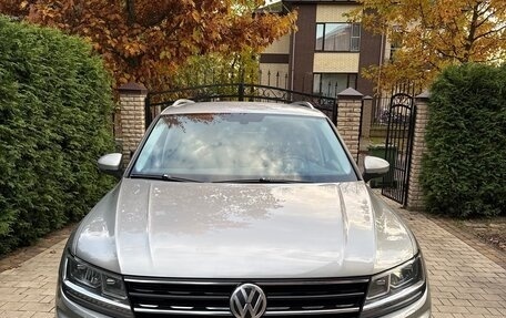 Volkswagen Tiguan II, 2017 год, 1 649 000 рублей, 5 фотография