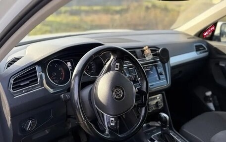 Volkswagen Tiguan II, 2018 год, 2 100 000 рублей, 5 фотография