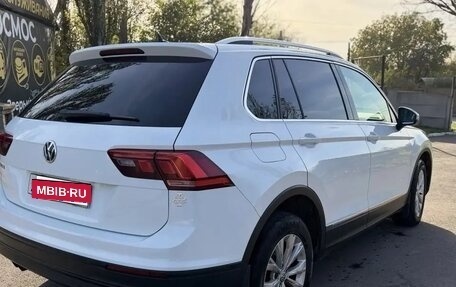 Volkswagen Tiguan II, 2018 год, 2 100 000 рублей, 3 фотография