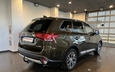 Mitsubishi Outlander III рестайлинг 3, 2017 год, 1 900 000 рублей, 3 фотография