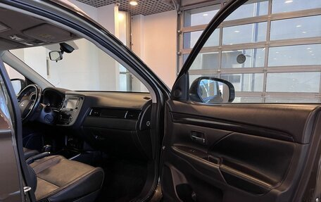 Mitsubishi Outlander III рестайлинг 3, 2017 год, 1 900 000 рублей, 26 фотография