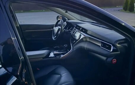 Toyota Camry, 2020 год, 1 890 000 рублей, 8 фотография