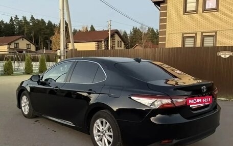 Toyota Camry, 2020 год, 1 890 000 рублей, 4 фотография