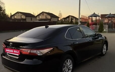 Toyota Camry, 2020 год, 1 890 000 рублей, 5 фотография