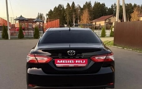 Toyota Camry, 2020 год, 1 890 000 рублей, 6 фотография