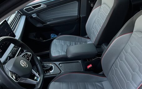 Volkswagen Tiguan II, 2022 год, 3 550 000 рублей, 20 фотография