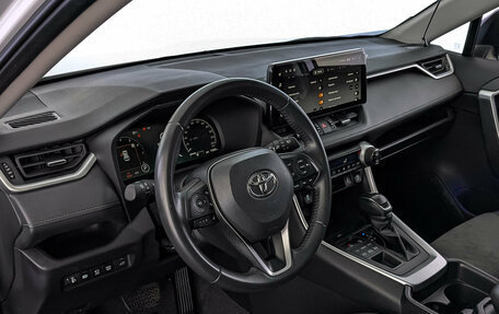 Toyota RAV4, 2024 год, 3 890 000 рублей, 15 фотография