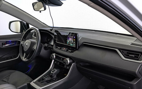 Toyota RAV4, 2024 год, 3 890 000 рублей, 13 фотография