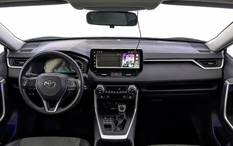 Toyota RAV4, 2024 год, 3 890 000 рублей, 14 фотография