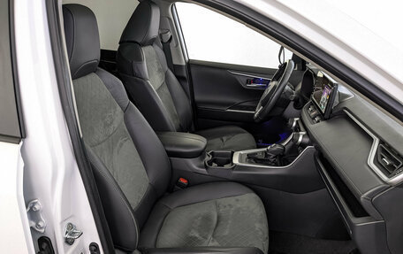 Toyota RAV4, 2024 год, 3 890 000 рублей, 24 фотография