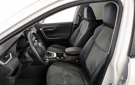 Toyota RAV4, 2024 год, 3 890 000 рублей, 20 фотография