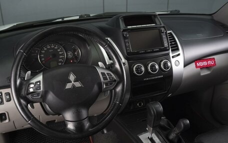 Mitsubishi Pajero Sport II рестайлинг, 2015 год, 1 990 000 рублей, 5 фотография