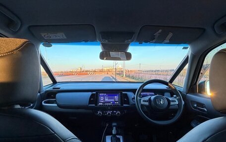 Honda Fit, 2020 год, 1 250 000 рублей, 6 фотография