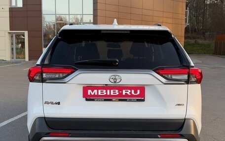 Toyota RAV4, 2021 год, 3 500 000 рублей, 5 фотография
