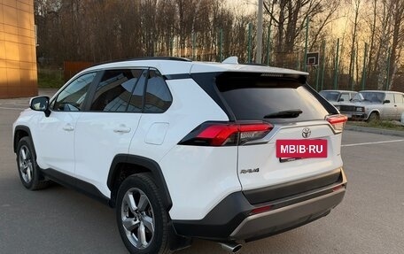 Toyota RAV4, 2021 год, 3 500 000 рублей, 4 фотография