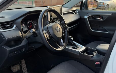 Toyota RAV4, 2021 год, 3 500 000 рублей, 9 фотография