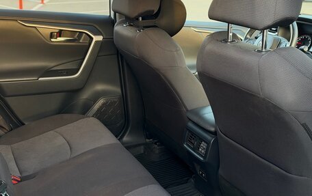 Toyota RAV4, 2021 год, 3 500 000 рублей, 11 фотография