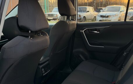 Toyota RAV4, 2021 год, 3 500 000 рублей, 10 фотография